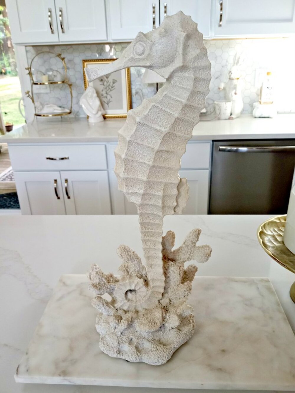 NEW! EXQUISITE 17 3/4  TALL SEAHORSE & CORAL STATUE DECOR - Picture 5 of 8